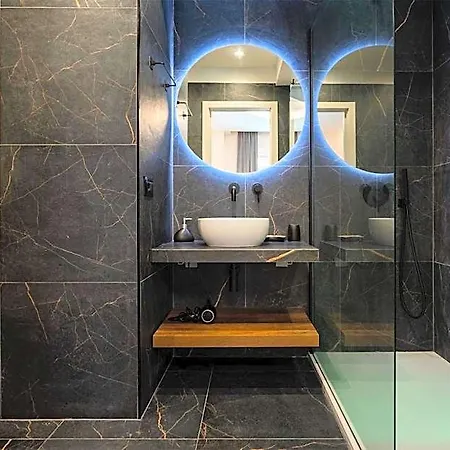 Quinto Stabile Rooms&suite Couette-café