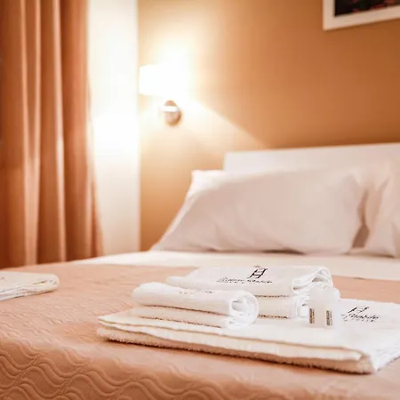 Quinto Stabile Rooms&suite Oda ve Kahvaltı Palermo